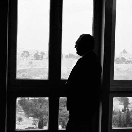 JERUSALEM - SEPTEMBER 1:  (NO U.S. TABLOID SALES)  U.S. Secretary of State Henry Kissinger at the King David Hotel September 1, 1975 in Jerusalem, Israel.  (Photo by David Hume Kennerly/Getty Images)